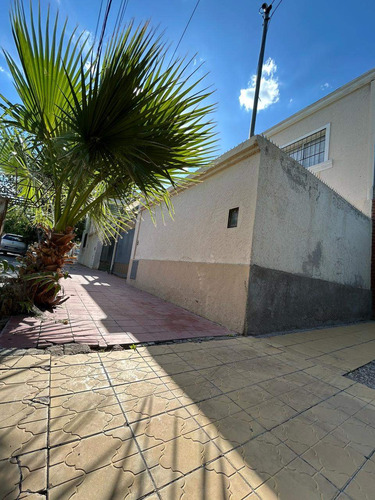 Dúplex En Venta De 2 Dormitorios C/ Cochera En Godoy Cruz