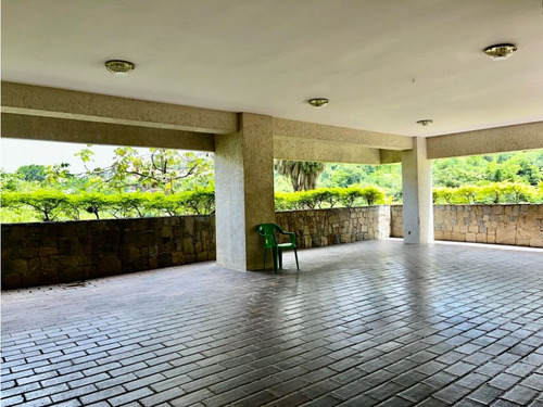 Vendo Apartamento 200m2 Chulavista 2969