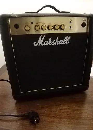 Amplificador De Guitarra Marshall Mg Gold Mg15g Transistor (Usado)