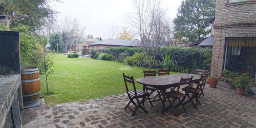 Venta Rosario Fisherton Importante Propiedad Sobre Bv. Argentino. Jardin Y Piscina.