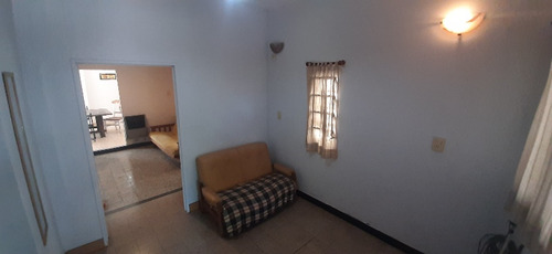 Casa En Alberdi De 2 Dorm, 2 Cocheras, 2 Baños, 2 Patios..