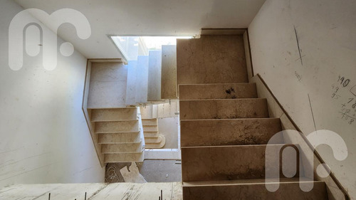 Venta Casa De 5 Dormitorios En Miralagos