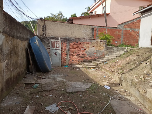 Vendo Terreno Com 360 M² Com Construção Antiga