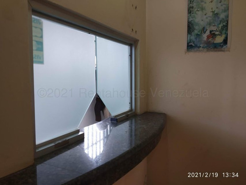 Imagen 8 de 14 de Venta Casa Urb. Av. Bolivar Norte 22-7034 Forg
