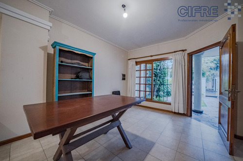 Duplex De 4 Ambientes Quincho, Jardin Y Cochera Para 2 Autos