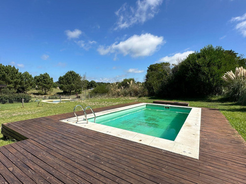 Casa En Venta - 4 Dormitorios 4 Baños - Pinamar
