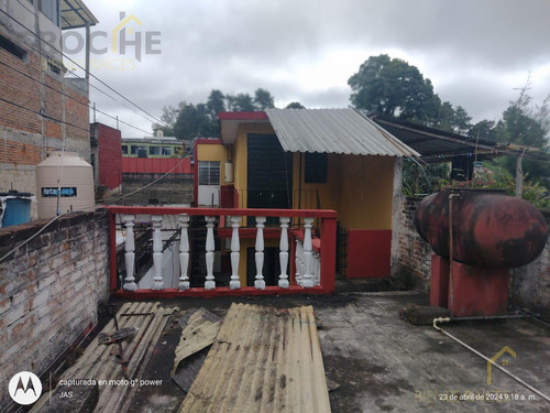 Edificio Con 2 Departamentos De 2 Niveles Y Un Local En La Colonia Ferrer Guardia.
