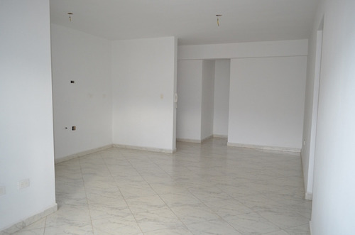 Apartamento En Urb. Valles De Camoruco, Res. Iguazú (yl)