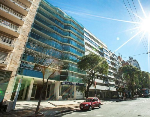 Imagen 2 de 9 de Apartamento De 3 Dormitorios En Alquiler En Pocitos Equipado Con 2 Garajes