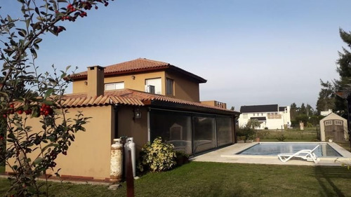 Imagen 3 de 28 de Imponente Casa Con Quincho Y Piscina En Venta - Barrio Privado Malibu - Canning