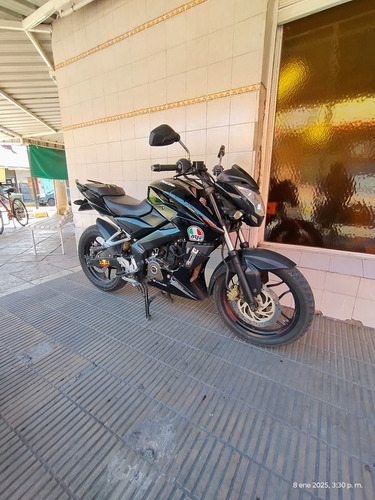 Rouser Ns 200