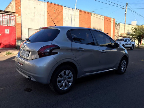 Imagen 5 de 12 de Peugeot 208