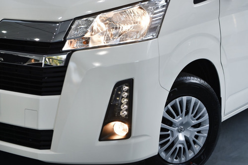 Imagen 7 de 21 de Toyota Hiace Commuter 2.8 Tdi 6at 14a 2022 - Car Cash