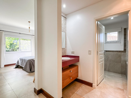 Casa En Venta Barrio Los Jazmines, Pilar Del Este