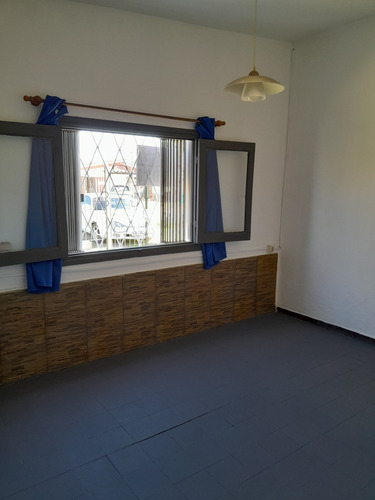 Alquila. Casa 2 Dorm. Ent Auto C/aire Dormitorio
