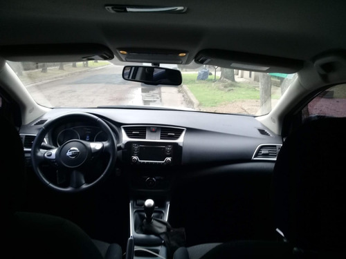 Imagen 10 de 11 de Nissan Sentra 1.8 Advance