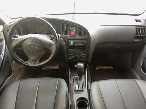 Imagen 6 de 11 de Hyundai Elantra
