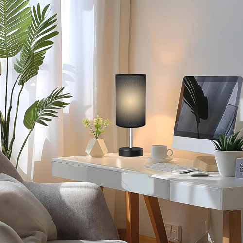 Lámpara De Mesa Negra Con Puertos De Carga Usb A C Y Salida