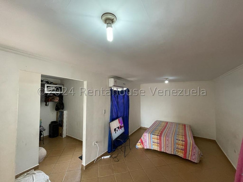 Maria Elena Latouche Te Ofrece En Venta Excelente Penthouse Cuenta Con Pozo Terrazas De San Diego. Mels 24-14795