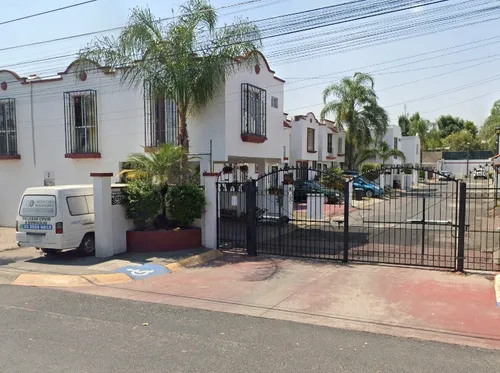 Casa En Remate En Jardines De Miraflores Tlaquepaque