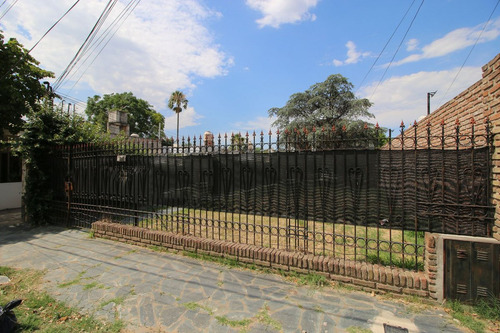 Increíble Casa A Refaccionar O Lote. Hurlingham