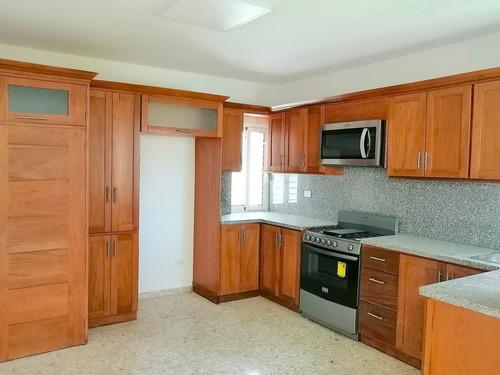 Casa En Venta En Los Cacicazgos