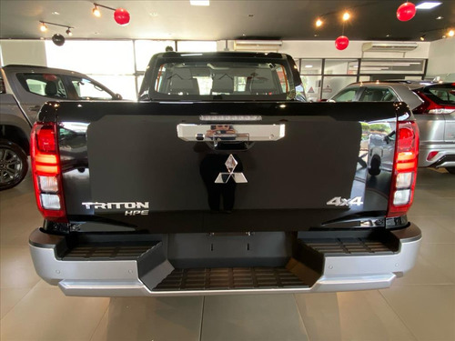 Mitsubishi Triton 2.4 BITURBO DIESEL CD HPE 4X4 AUTOMÁTICO