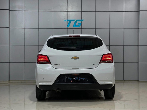 Chevrolet Onix 1.4 MPFI LT 8V FLEX 4P MANUAL