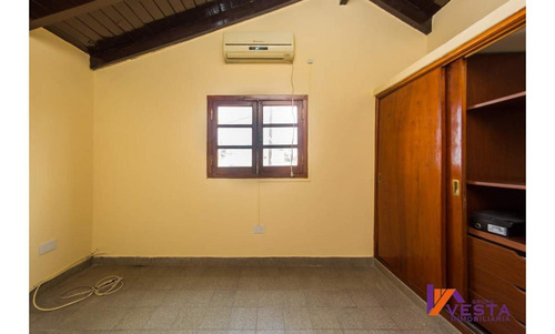 En Venta - Gran Casa En B° Grand Bourg - 450 M2 De Terreno