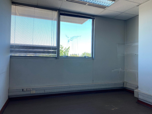 Oficina En Venta Con 285 M2, Ciudad Empresarial.