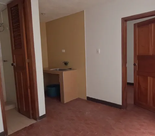 Arriendo Local Comercial Con Bodegaje Y/o Oficinas Prado Veraniego Norte Bogota.