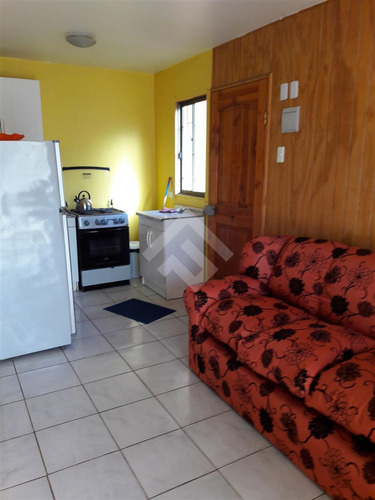 Casa En Venta De 8 Dorm. En Algarrobo