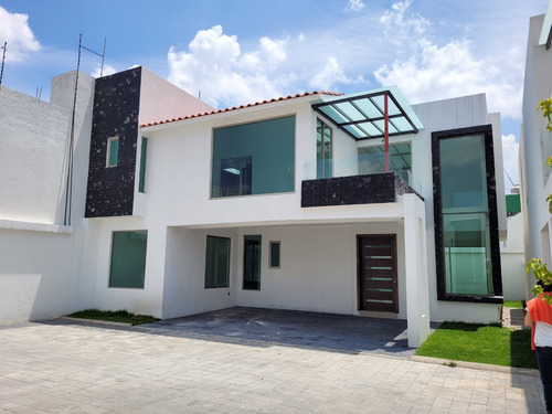 Imagen 1 de 14 de Residencia Nueva A 3 Min Del Town Square Metepec