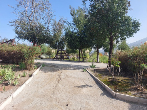 Casa En Venta De 4 Dorm. En Lo Barnechea
