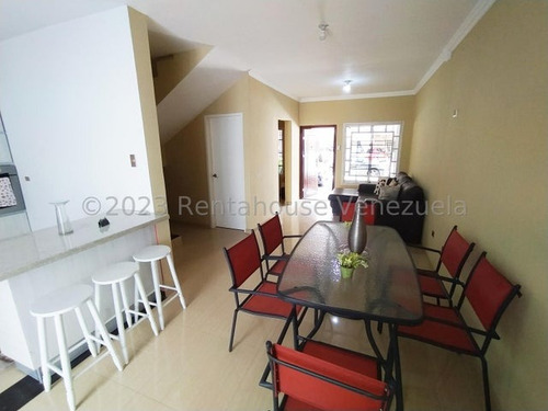 Townhouse En Venta Urb Karol Home Ii, Av Aragua 23-31055 Hc