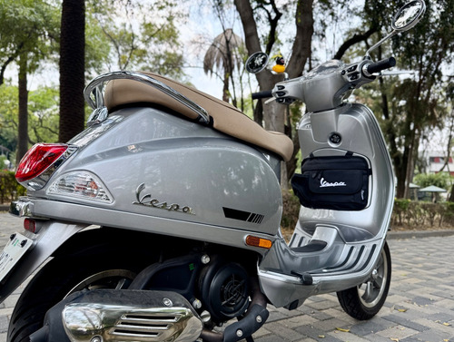 Impecable Motoneta Vespa Napoli 2022 3vtech 150 Cc Abs