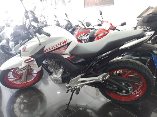 Imagen 7 de 17 de Honda Cb 250 Modelo 2023 ! El Mejor Precio!