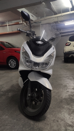 Honda Pcx 150 Con Accesorios 2017