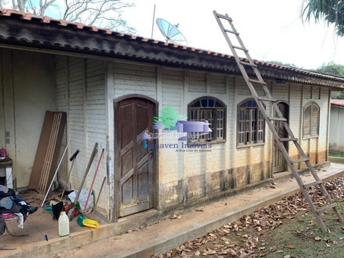 Chácara Para Residir Em Atibaia - Sp - Escriturada Com 3101,00 Metros Quadrados - Ch00755