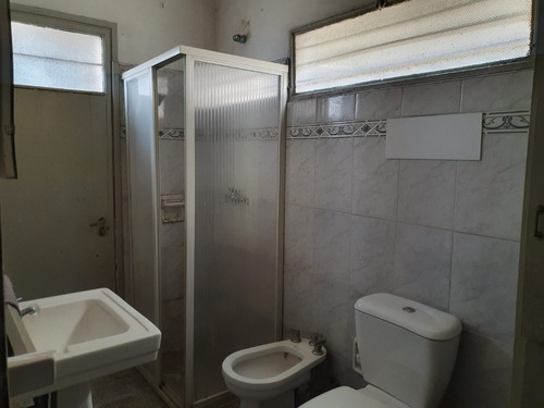 Bajó De Precio !!! Inmobiliaria Rias Altas Vende Hermosa Casa A Reciclar, A Media Cuadra De Garzón Con Muchas Comodidades + Apartamento