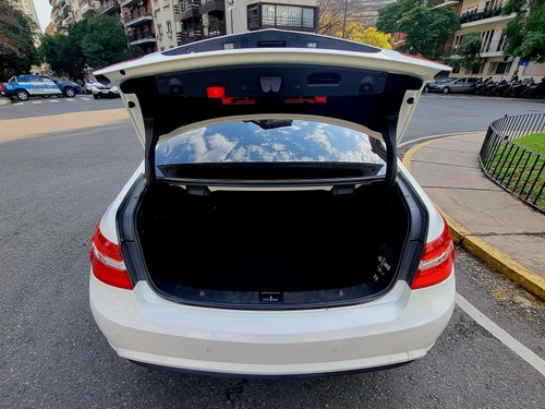 Imagen 10 de 13 de Mercedes-benz Clase E 3.5 E350 Coupe Sport B.efficiency At
