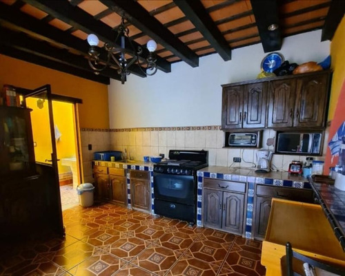 Imagen 2 de 13 de Casa En Jocotenango, Excelente Ubicacion, Calle Procesional