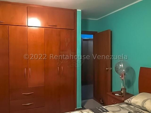 Imagen 11 de 13 de Acogedora Casa, Construida Con Materiales Y Acabados De Primera. Tres Hab Y Tres Baños. Ubicada En Un Circuito Cerrado De La Puerta De Maraven. #22-369.