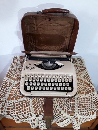 Antigua Máquina De Escribir Portátil Alemana Princess 200