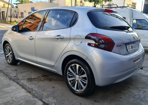 Imagen 4 de 11 de Peugeot 208 2018 1.6 Feline