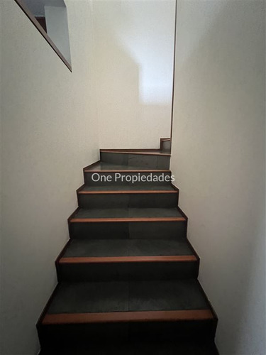 Casa En Venta De 5 Dorm. En Lo Barnechea