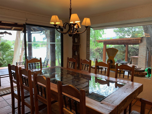 Gran Sitio C/ 2 Casas Ambas C/ Orilla De Lago Y Embarcadero