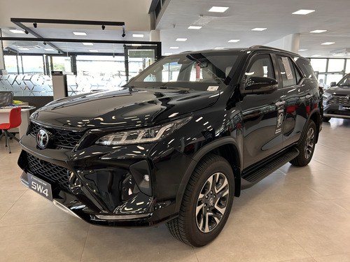 Toyota Hilux SW4 2.8 D-4D TURBO DIESEL DIAMOND 7L 4X4 AUTOMÁTICO
