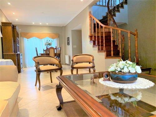 Imagen 3 de 14 de Casa 5 Amb - Piscina - Lote 8,66x34 // Las Bases 992