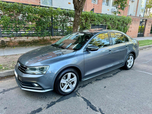 Volkswagen Vento 2.5 Advance Plus 170cv